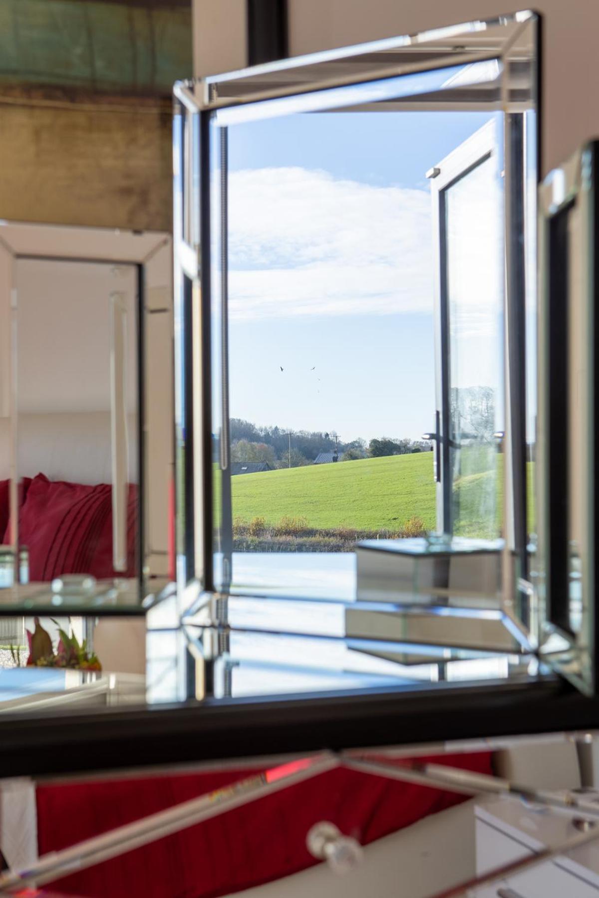 The Retreat, Sauna & Hot Tub, Charming & Cosy Gem 布兰德福德福鲁姆 外观 照片